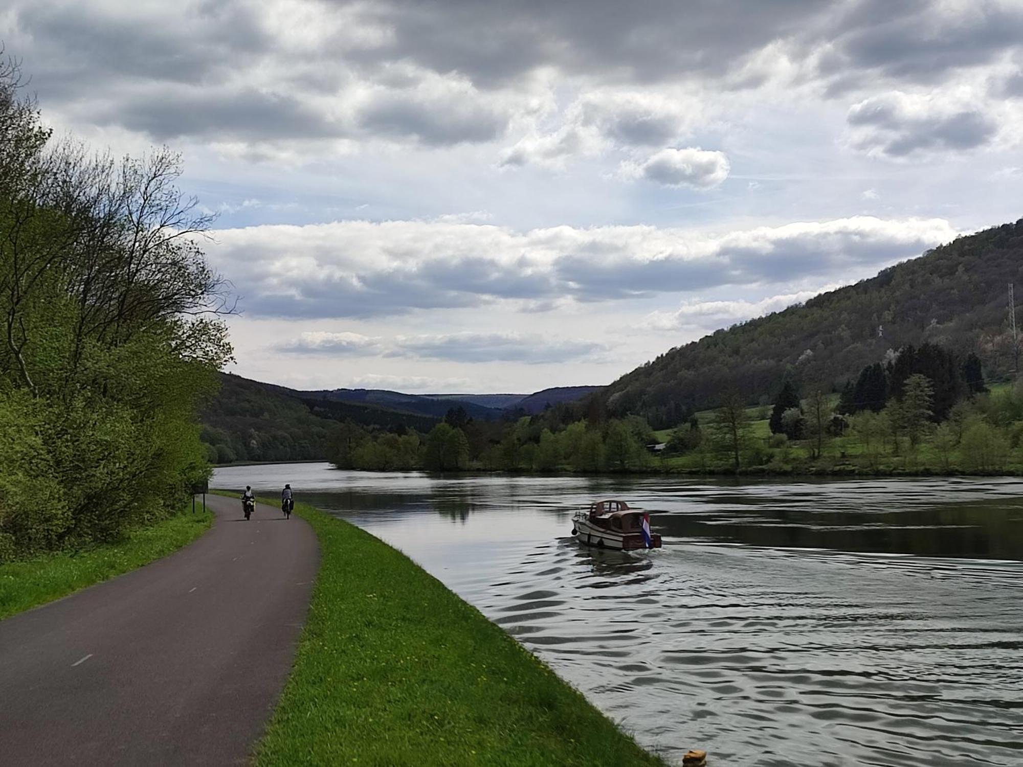 Entre Meuse Et Foret Revin  Exteriér fotografie