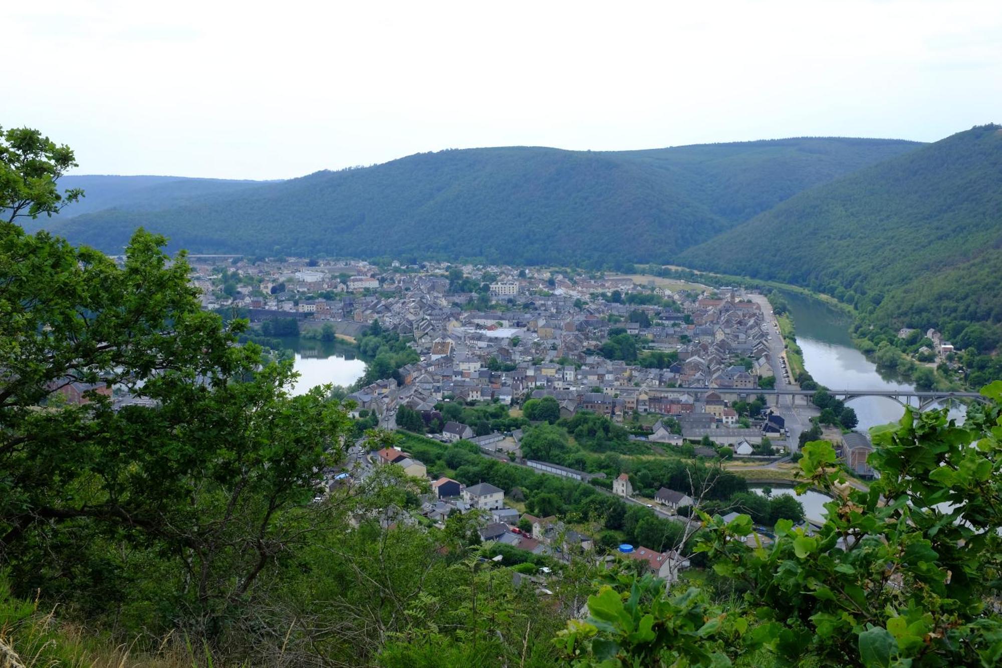 Entre Meuse Et Foret Revin  Exteriér fotografie